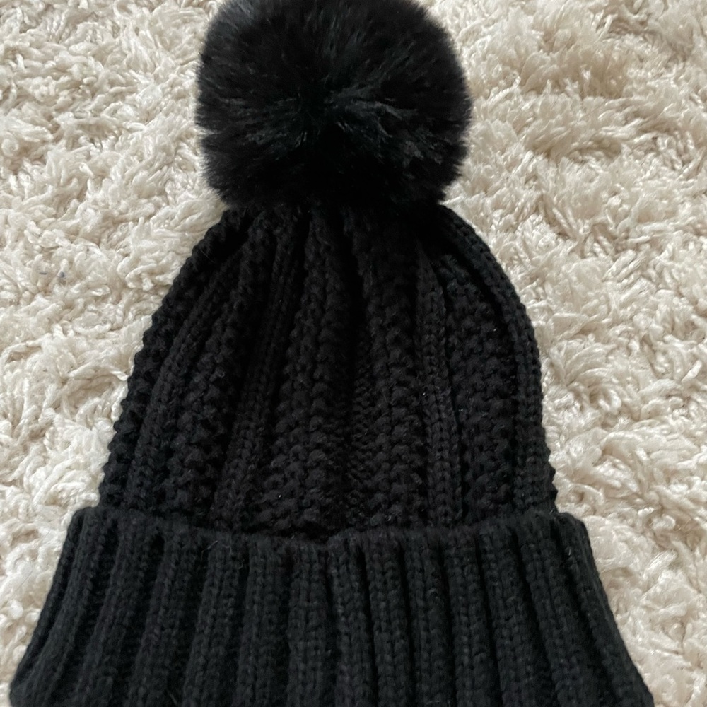 Vince Camuto , Black Wool Hat With Pom-Pom